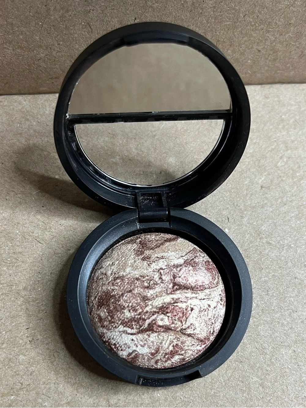 New Without Box Laura Geller Baked Marble Eyeshadow Vanilla Toffee .06 oz